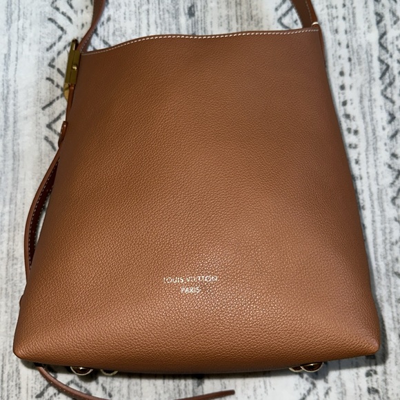 Louis Vuitton low key hobo PM - Picture 2 of 16